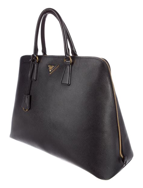 prada handle promenade large saffiano leather black|PRADA Saffiano Lux Large Promenade Tote Black.